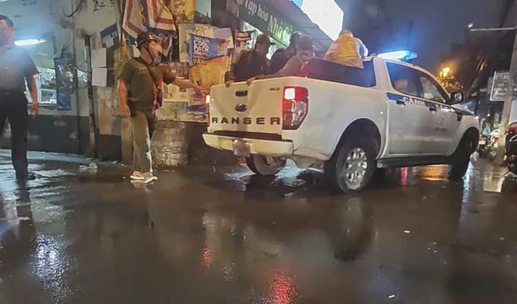 cố thủ - Ảnh 1.