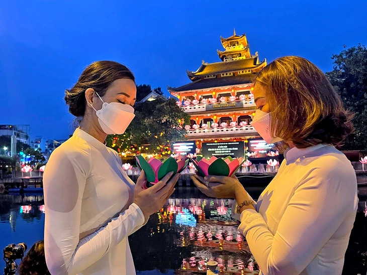 Đài tưởng niệm nạn nhân COVID-19 là địa chỉ của tương lai và hy vọng - Ảnh 1.