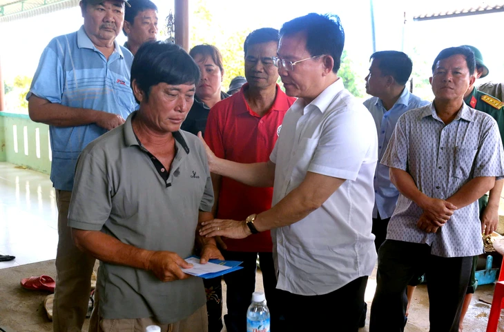 Lãnh đạo Lâm Đồng yêu cầu công an khẩn trương điều tra vụ vỡ hồ nước tự xây trên núi gây chết người - Ảnh 1.