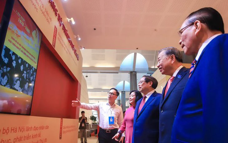 Công an TP.HCM hướng dẫn góp ý văn kiện Đại hội XIV của Đảng qua ứng dụng VNeID - Ảnh 3.