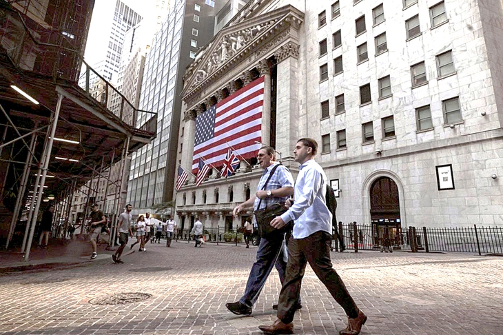 Nvidia đạt 5.000 tỉ USD, giới đầu tư thận trọng - Ảnh 1. Nvidia - Ảnh 1.