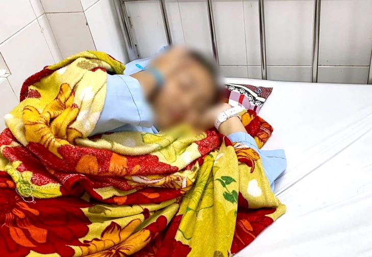 Nữ sinh lớp 8 bị đánh hội đồng ở An Giang: Chuyển hồ sơ qua công an điều tra, giám định thương tích - Ảnh 1.