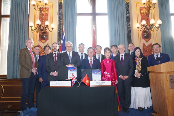 Vietjet ký hợp đồng mua 100 tàu bay A321neo với Airbus - Ảnh 1.