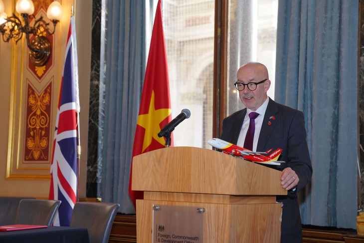 Vietjet ký hợp đồng mua 100 tàu bay A321neo với Airbus - Ảnh 2.