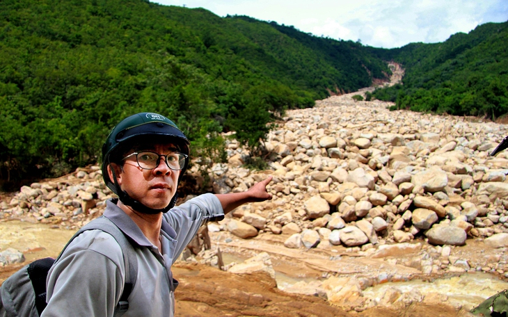 Yêu cầu công an khẩn trương điều tra vụ em gái bị 'bom nước' trên núi ập xuống cuốn chết- Ảnh 3.