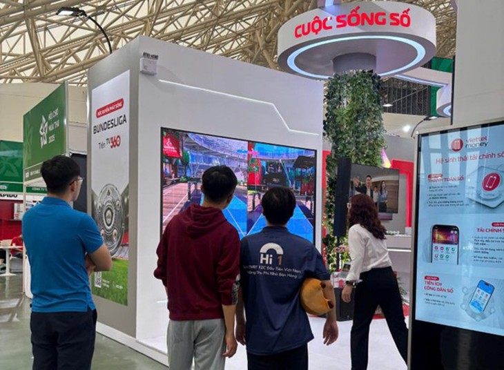 Thoả sức trải nghiệm tiện ích công nghệ của Viettel tại Hội chợ Mùa Thu - Ảnh 3. Viettel - Ảnh 3.