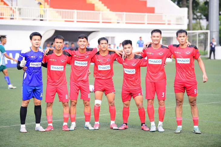 Trích tiền thưởng Giải bóng đá công nhân, viên chức ủng hộ đồng bào miền Trung - Ảnh 3.