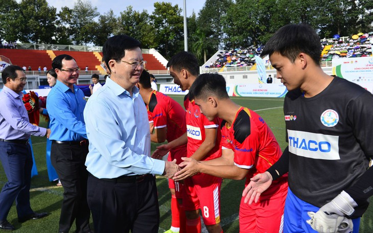 Bạn đọc Báo Tuổi Trẻ ủng hộ 1 tỉ đồng cho đồng bào miền Trung chịu thiệt hại bởi lũ lụt - Ảnh 4.