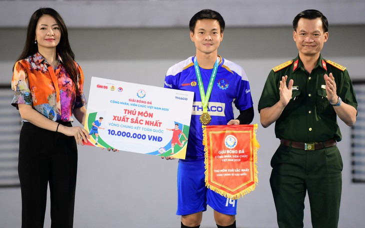 Giải bóng đá công nhân, viên chức Việt Nam: Sân chơi ngày càng lớn mạnh - Ảnh 4.