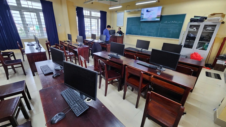 Trường vùng ngập lụt ở Huế đón 20-11 online - Ảnh 3.