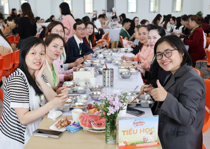 FPT Schools Đà Nẵng triển khai chuỗi hoạt động tri ân ‘Teachers for Life’ - Ảnh 6.