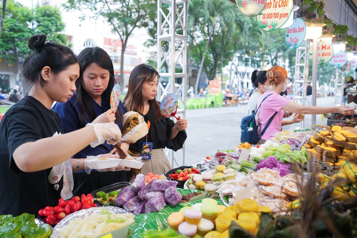 Độc lạ với kỷ lục 100 món ngon 3 miền được làm từ gạo và bún - Ảnh 8.