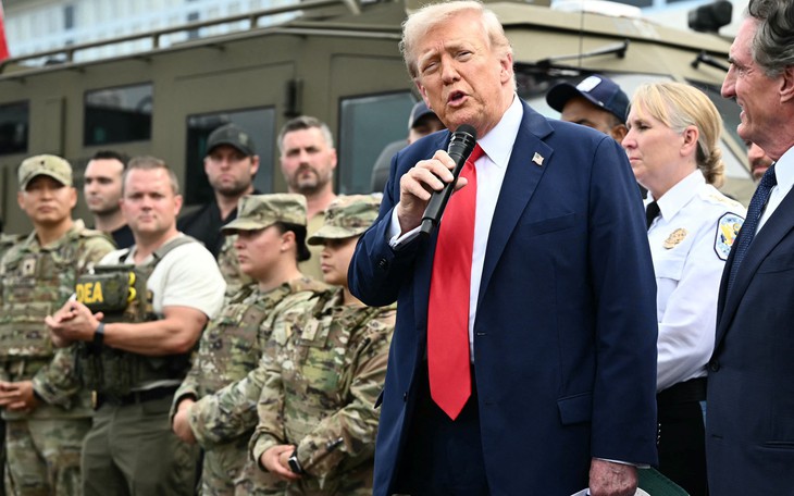 Nghị sĩ Cộng hòa từ chức sau bất đồng với ông Trump - Ảnh 1.