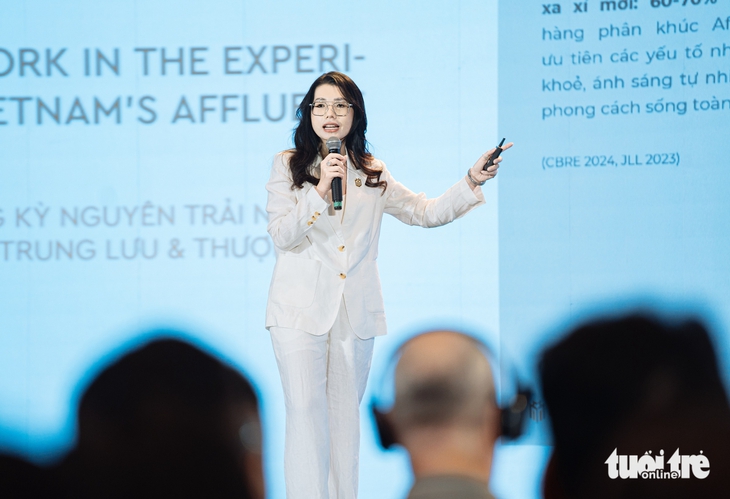 Hành vi tiêu dùng ngày càng đổi, khi 'sống hàng hiệu' vượt khỏi giới siêu giàu - Ảnh 2.