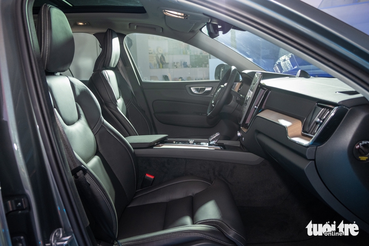 Volvo XC60 - Ảnh 7.