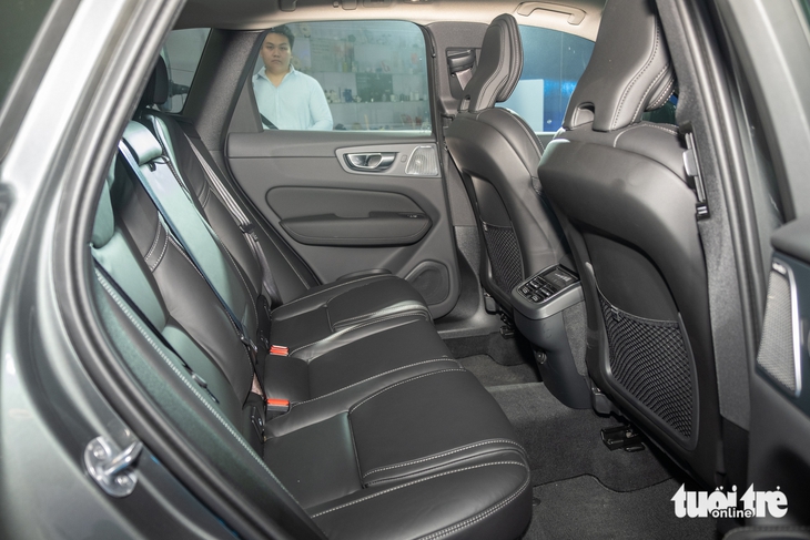 Volvo XC60 - Ảnh 8.