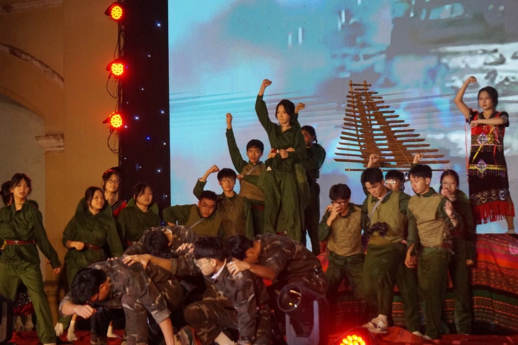 Trường Chu Văn An - Ảnh 4.