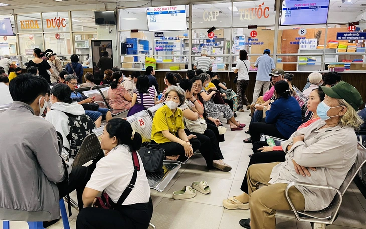 Nhiều trường học tại TP.HCM thông báo hoàn trả tiền Bảo hiểm y tế cho phụ huynh - Ảnh 2.