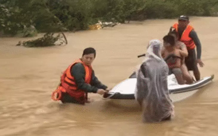 Ngập lụt lịch sử ở Nha Trang, Phan Rang, nhìn từ trên cao mênh mông nước lũ  - Ảnh 8.
