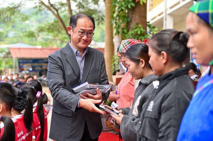 UNIQLO và hành trình lặng lẽ nâng bước trẻ em vùng cao Việt Nam - Ảnh 1.