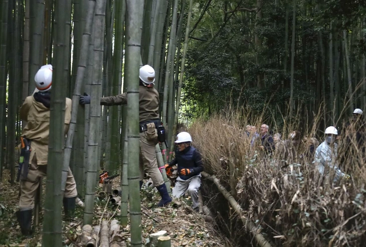 khắc chữ - Ảnh 1.