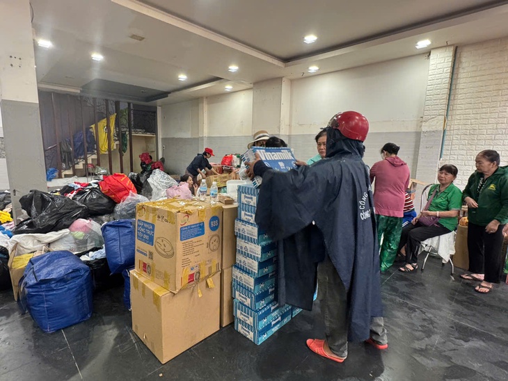 nhu yếu phẩm - Ảnh 2.