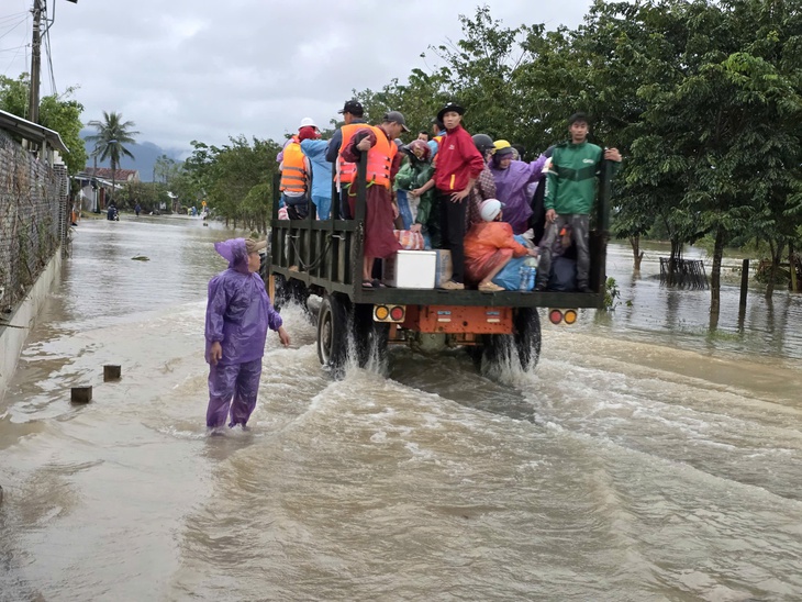 Lãnh đạo xã Hòa Thịnh lên tiếng về thông tin mạng xã hội nói 'lũ làm hàng trăm người chết' - Ảnh 1. Hòa Thịnh - Ảnh 1.