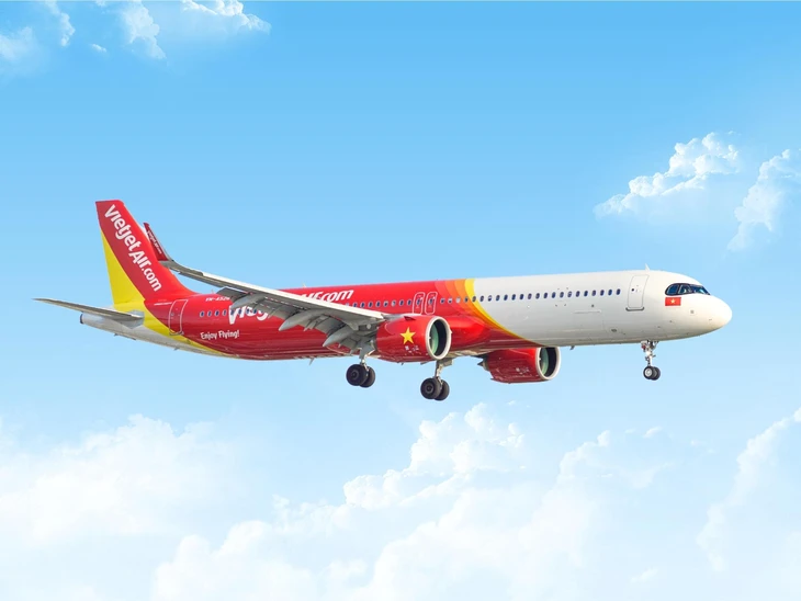 Vietjet hỗ trợ hành khách ảnh hưởng mưa lũ Miền Trung - Ảnh 2.