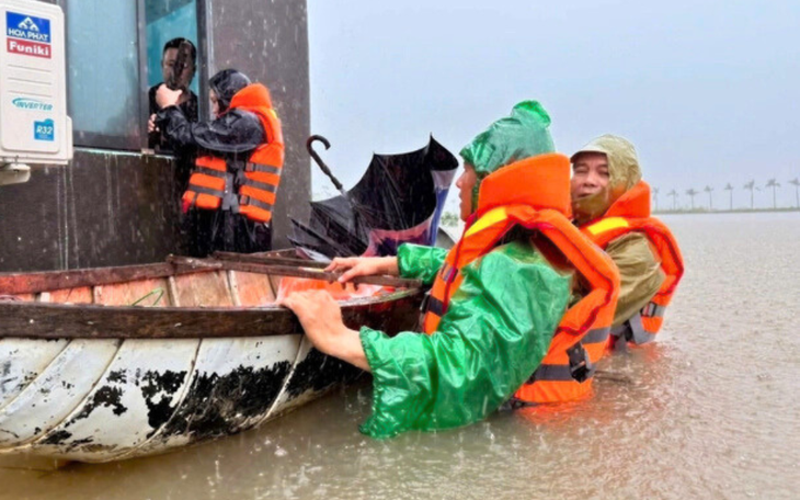 Vạn lời kêu cứu ám ảnh trong lũ dữ - Ảnh 6.