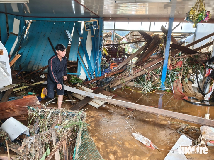 Các hồ thủy điện Lâm Đồng đồng loạt giảm xả lũ, hạ du dần hạ nước sau ngày lũ lịch sử - Ảnh 1.