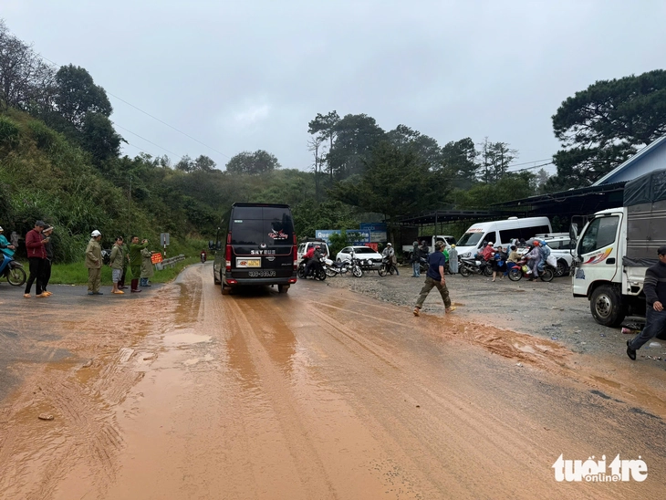 Từ 10h ngày 21-11, mở lại đèo Sông Pha lên Đà Lạt, cập nhật đường đến Lâm Đồng - Ảnh 1.