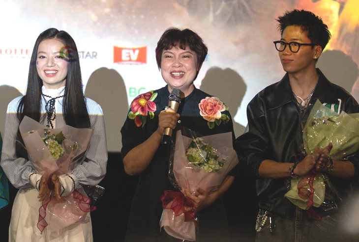 Mưa đỏ - Ảnh 4.