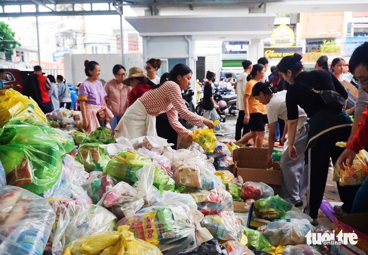 tình người - Ảnh 6.