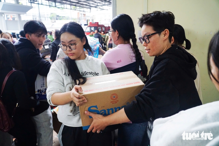 tình người - Ảnh 8.