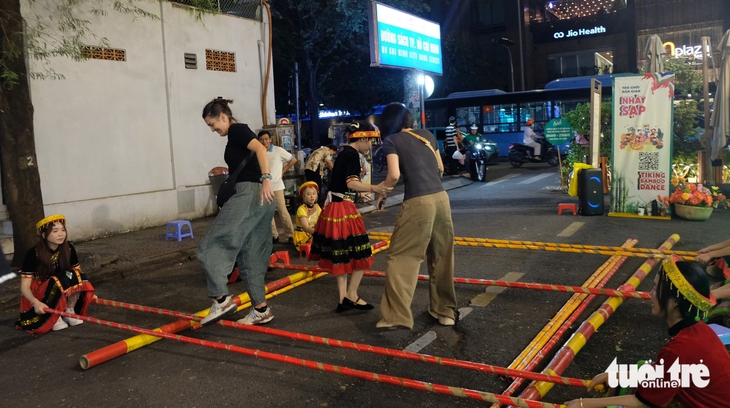 Đường sách - Ảnh 6.