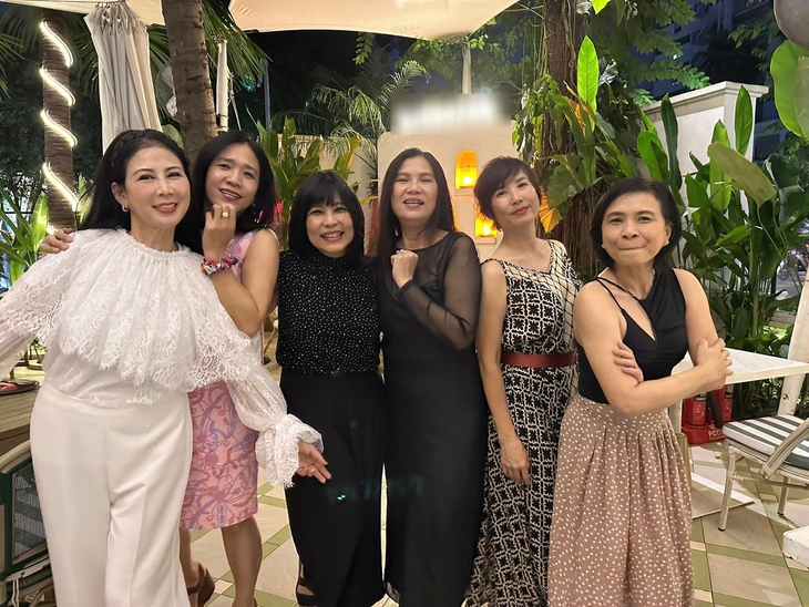 Nhan sắc Diễm Hương sau 30 năm gây trầm trồ - Ảnh 2.