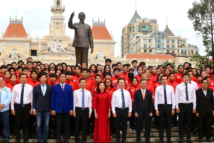 Đoàn thể thao TP.HCM và khu vực phía Nam xuất quân SEA Games 33 - Ảnh 1.