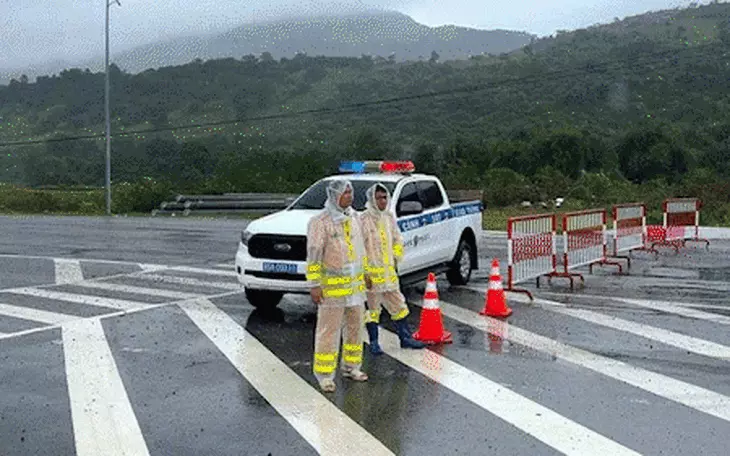 Bộ Chính trị: Tập trung cao độ thực hiện cứu trợ nhân dân - Ảnh 2.