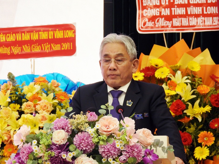 Trường đại học Cửu Long: Họp mặt kỷ niệm 43 năm Ngày Nhà giáo - Ảnh 2.