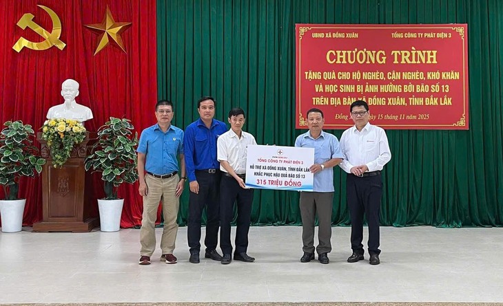 EVNGENCO3 hỗ trợ khẩn cấp miền Trung sau bão số 13 - Ảnh 3.