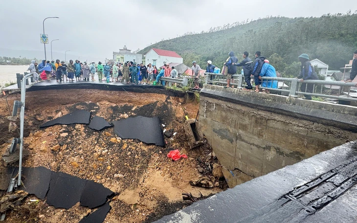 Thông tin 'Sông Cầu: lặn vớt tôm hùm 10 người chết nghi bị dính chất axit' là bịa đặt - Ảnh 2.