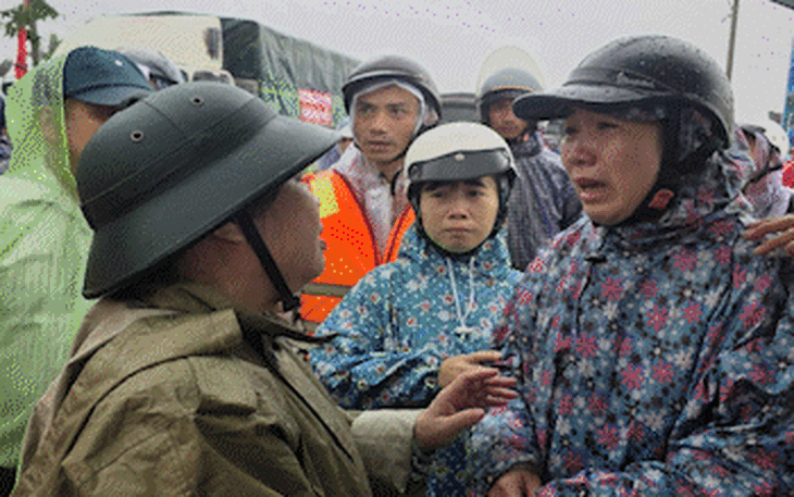 Lũ khốc liệt ở xã Tuy An Bắc, cuốn trơ móng nhà, phá nát tường - Ảnh 10.