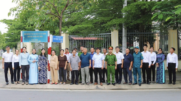 6 tuyến đường ở xã Hóc Môn gắn bảng tên Mẹ Việt Nam anh hùng - Ảnh 2.