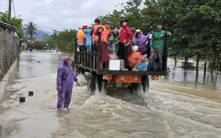 Mưa lũ làm 68 người chết và mất tích, thiệt hại gần 9.000 tỉ đồng - Ảnh 2.