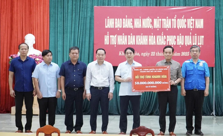 Khánh Hòa cám ơn TP.HCM hỗ trợ khắc phục thiệt hại do mưa lũ - Ảnh 1.