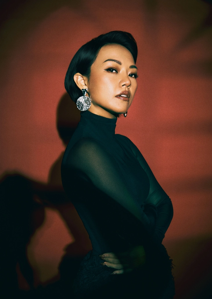 Thái Thùy Linh ‘phá’ nhạc bolero? - Ảnh 4.