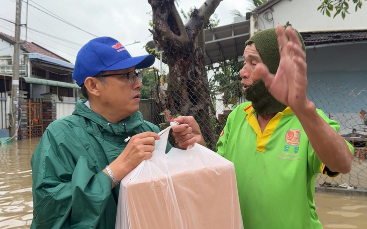 Hàng loạt trường đại học phát động chiến dịch khẩn cấp hướng về miền Trung trong bão lũ- Ảnh 5.
