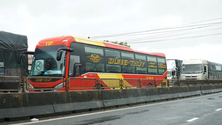 Xe trên quốc lộ 1, cao tốc từ TP.HCM ra Khánh Hòa, Phú Yên cũ, Bình Định cũ đi ra sao? - Ảnh 3.