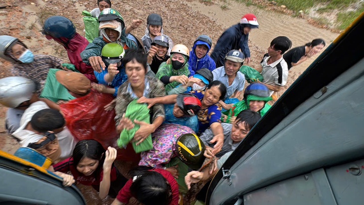 cứu trợ - Ảnh 2.