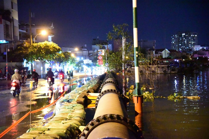 triều cường - Ảnh 1.